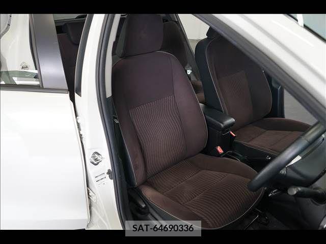 Toyota AQUA 2015-03 387041-16