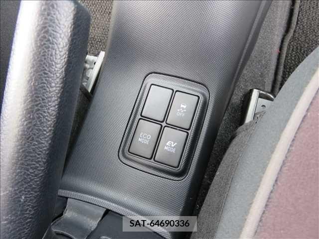 Toyota AQUA 2015-03 387041-7