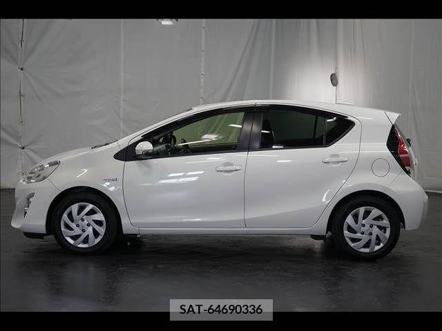 Toyota AQUA 2015-03 387041-14