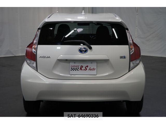 Toyota AQUA 2015-03 387041-21