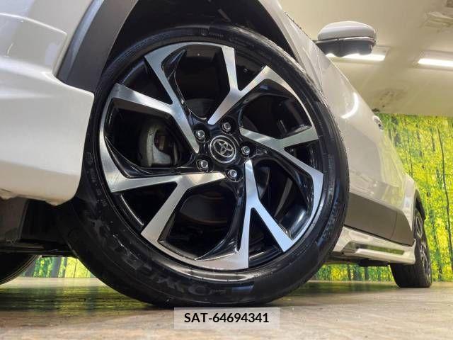 Toyota C-HR 2017-07 294918-12