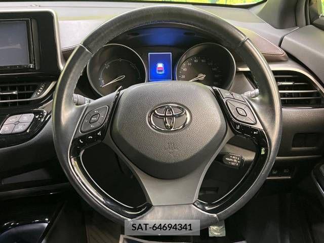 Toyota C-HR 2017-07 294918-13