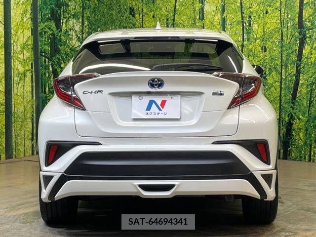 Toyota C-HR 2017-07 294918-15