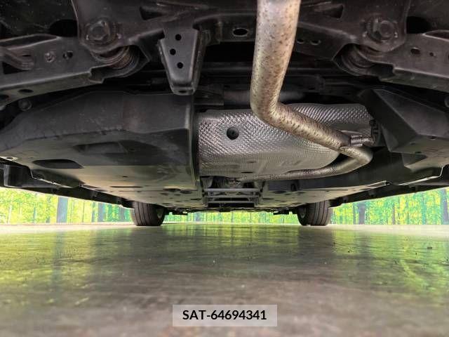 Toyota C-HR 2017-07 294918-19
