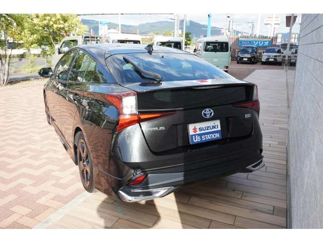 Toyota PRIUS 2022-04 21725-2