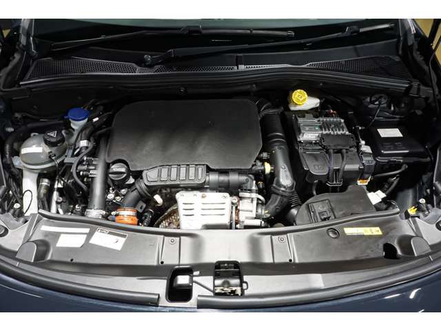Peugeot 2008 2020-03 195011-3