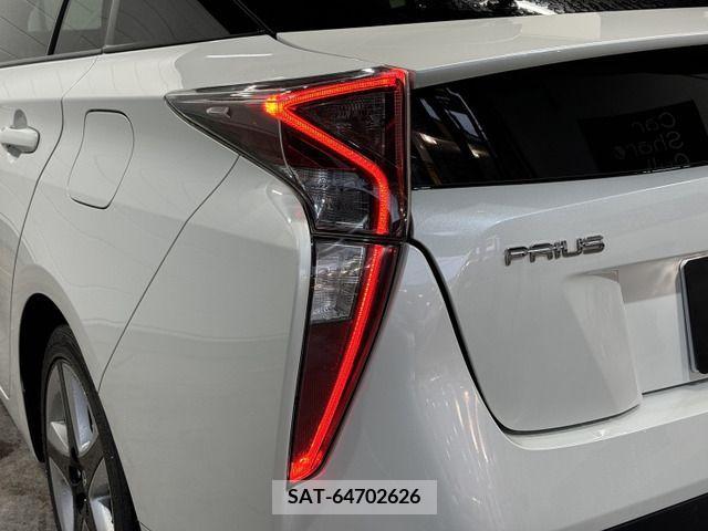 Toyota PRIUS 2018-01 385313-14