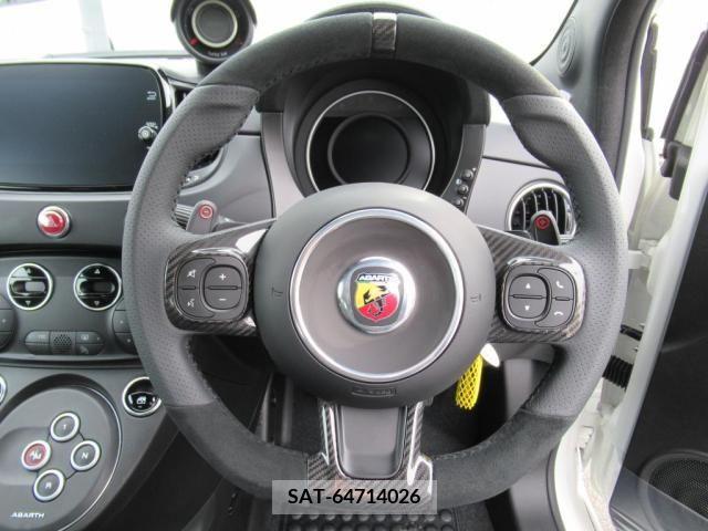 Abarth 695 2024-01 353178-18