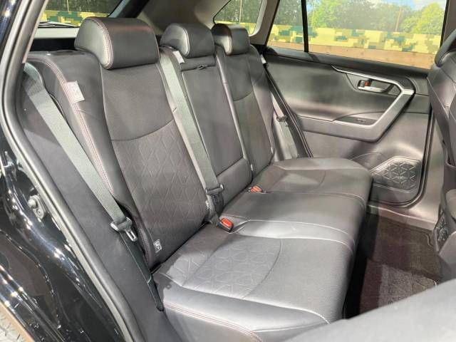 Toyota RAV4 2021-06 184884-10