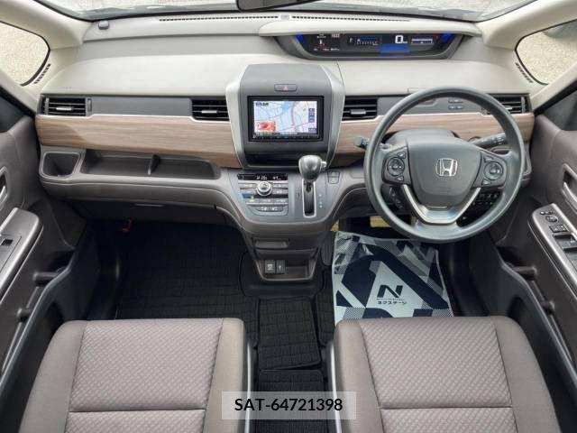 Honda FREED 2022-10 302959-1
