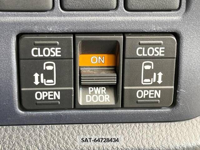 Toyota VOXY 2014-03 289196-5