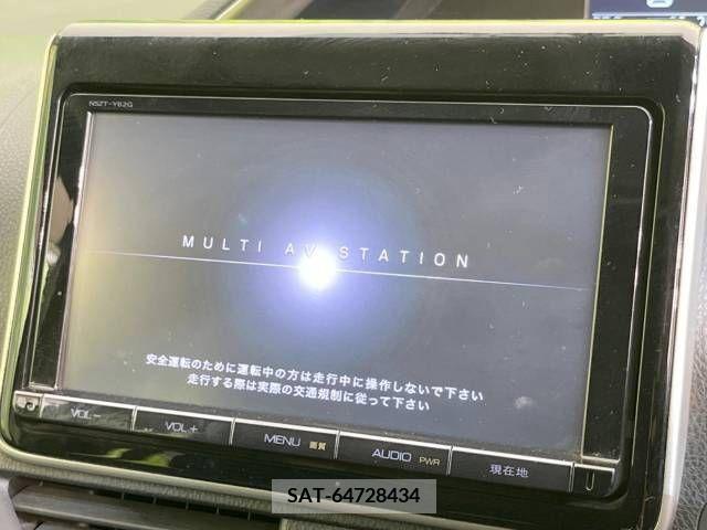 Toyota VOXY 2014-03 289196-3