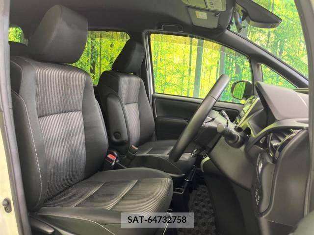 Toyota VOXY 2018-10 321584-12
