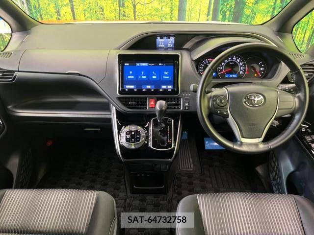 Toyota VOXY 2018-10 321584-1