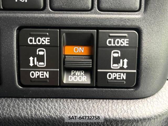 Toyota VOXY 2018-10 321584-4