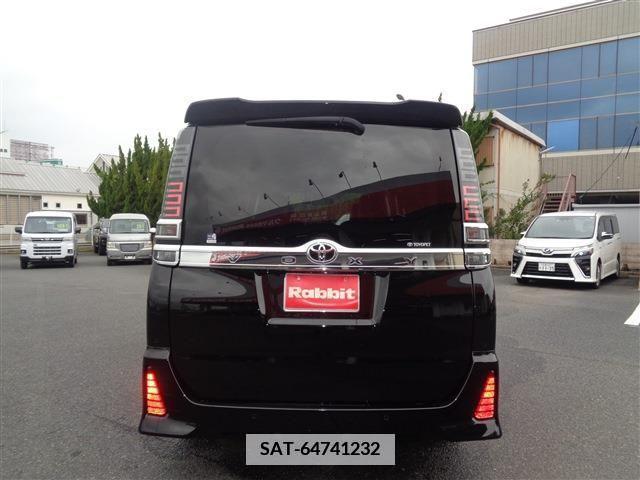 Toyota VOXY 2021-03 383242-11