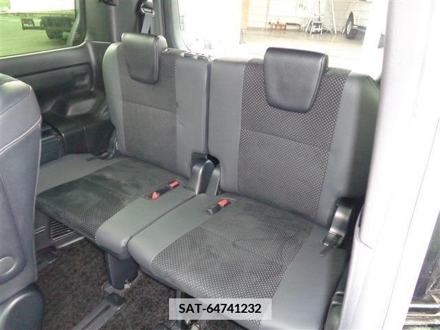 Toyota VOXY 2021-03 383242-18
