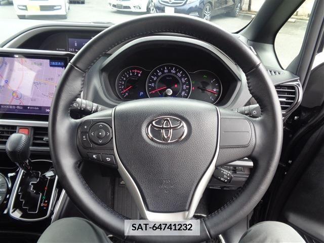 Toyota VOXY 2021-03 383242-24