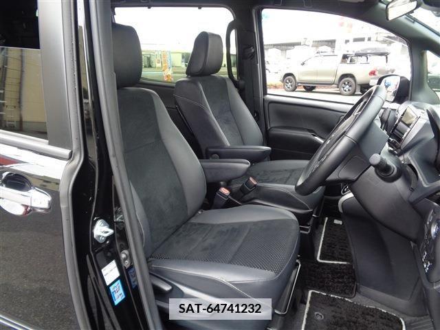 Toyota VOXY 2021-03 383242-15