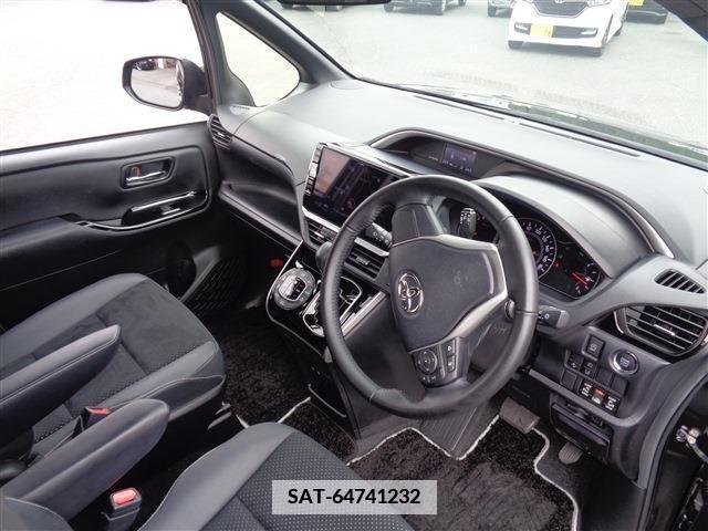 Toyota VOXY 2021-03 383242-22