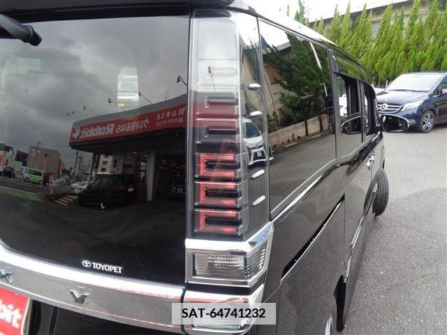 Toyota VOXY 2021-03 383242-13