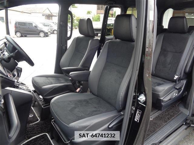 Toyota VOXY 2021-03 383242-20