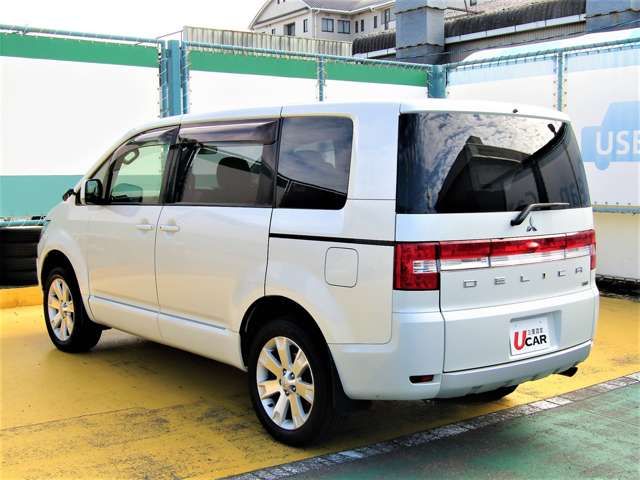 Mitsubishi DELICA D5 2016-08 185882-8