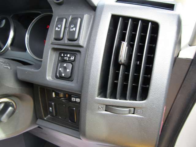 Mitsubishi DELICA D5 2016-08 185882-15