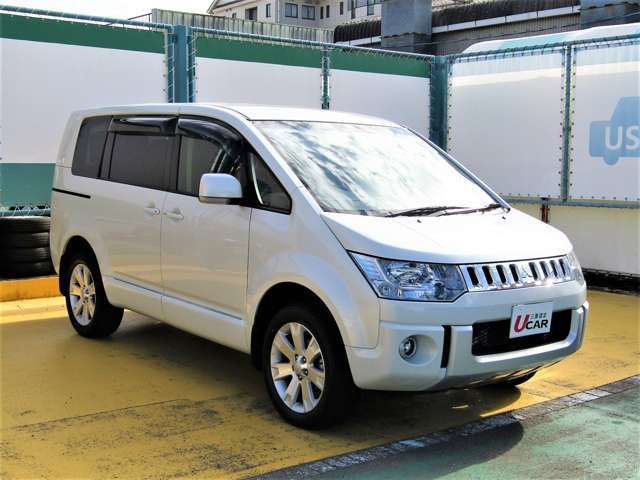 Mitsubishi DELICA D5 2016-08 185882-4