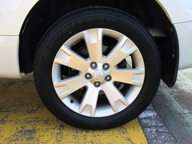 Mitsubishi DELICA D5 2016-08 185882-18