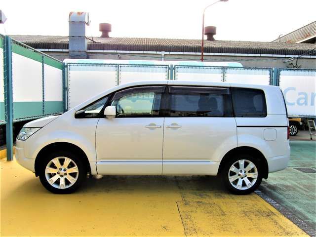 Mitsubishi DELICA D5 2016-08 185882-9
