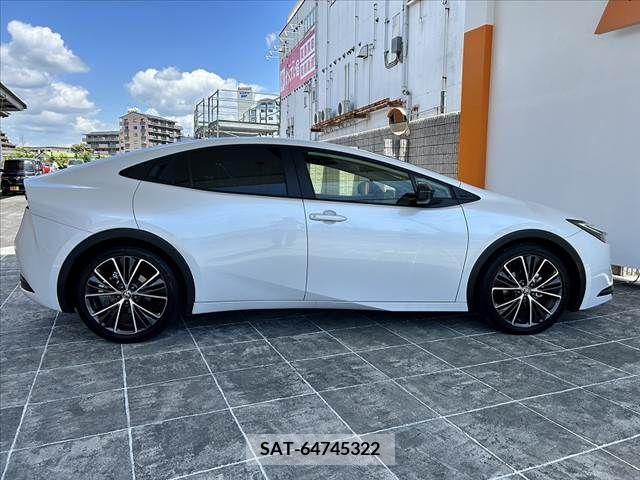 Toyota PRIUS 2023-02 366360-9