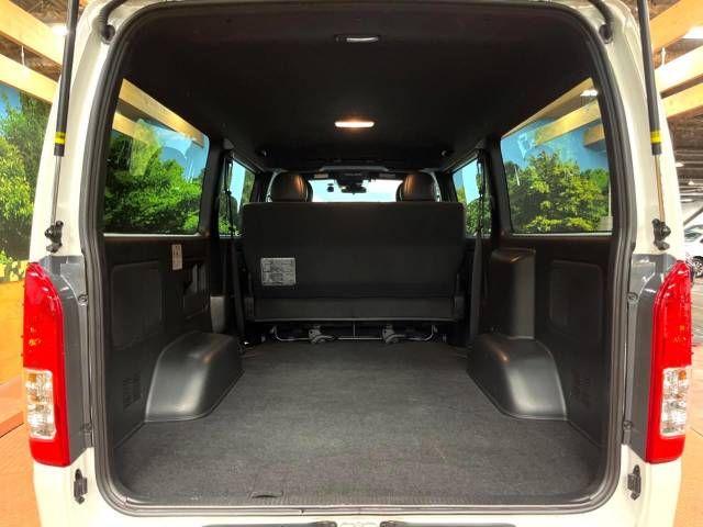Toyota HIACE VAN 2021-09 180695-10