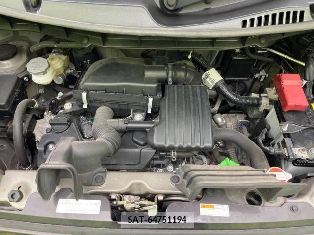 Suzuki SPACIA 2018-03 243215-17