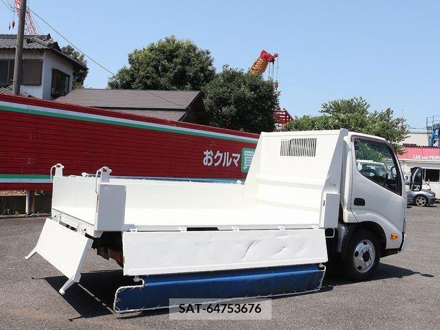 Hino DUTRO 2017-09 359483-10