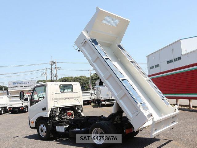 Hino DUTRO 2017-09 359483-18