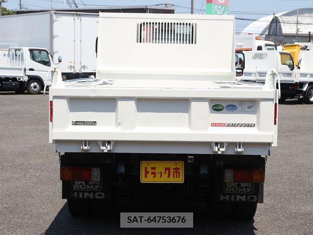 Hino DUTRO 2017-09 359483-5