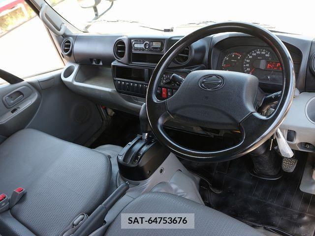 Hino DUTRO 2017-09 359483-2