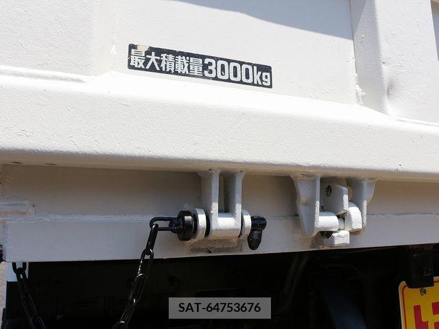 Hino DUTRO 2017-09 359483-6