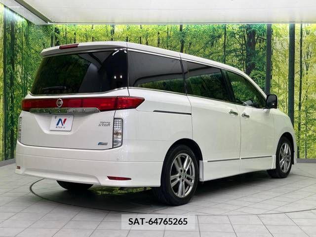 Nissan ELGRAND 2012-03 359687-18