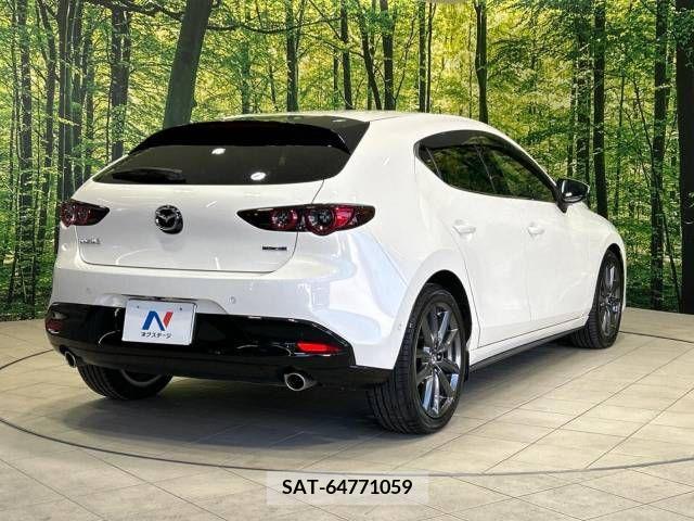 Mazda MAZDA3 2019-07 221208-16