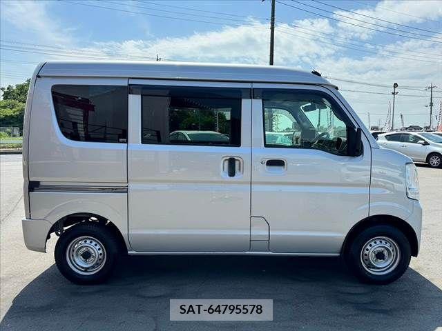 Suzuki EVERY 2018-04 297450-11