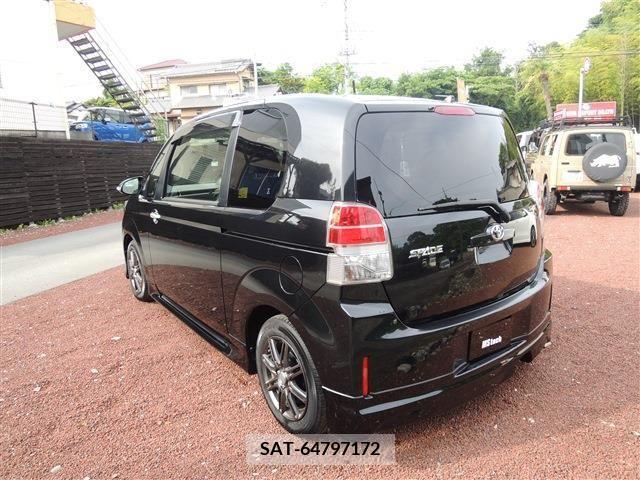 Toyota SPADE 2013-05 375583-10