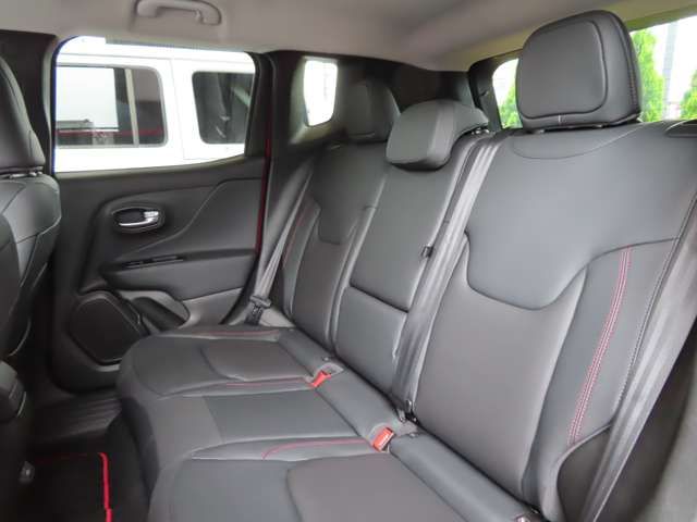 Jeep RENEGADE 2022-09 27945-19