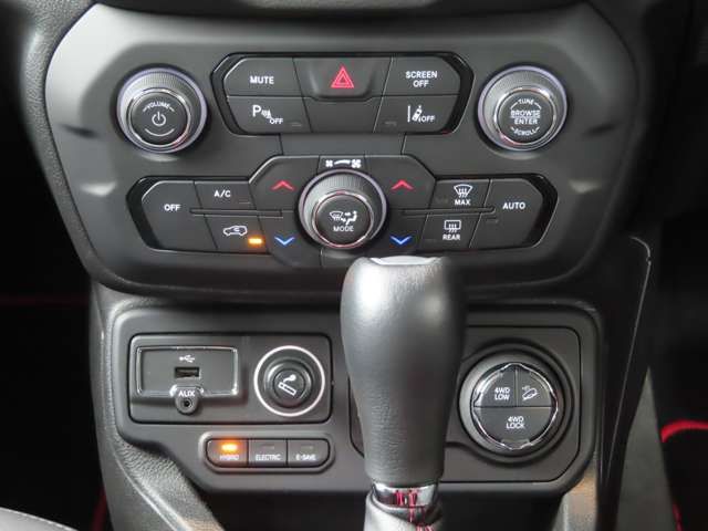 Jeep RENEGADE 2022-09 27945-17