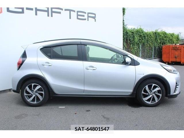 Toyota AQUA 2018-08 348939-6