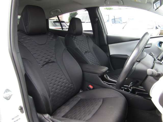 Toyota PRIUS PHV 2017-09 11337-12
