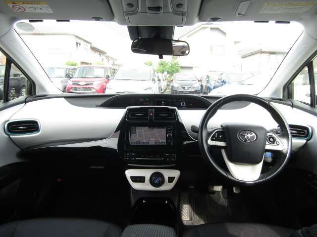 Toyota PRIUS PHV 2017-09 11337-11