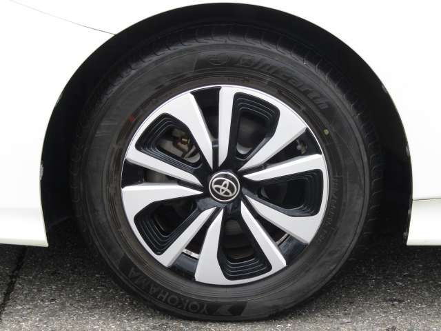 Toyota PRIUS PHV 2017-09 11337-3