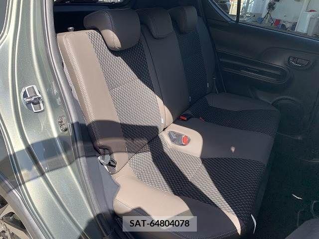 Toyota AQUA 2019-03 215783-11